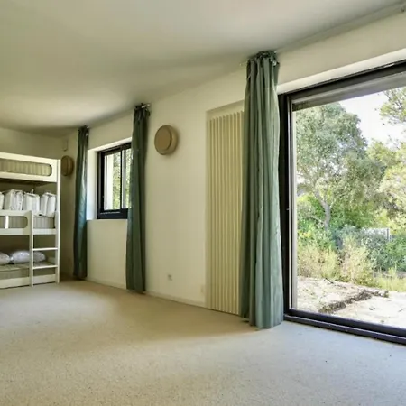 Calma Blanca Castries